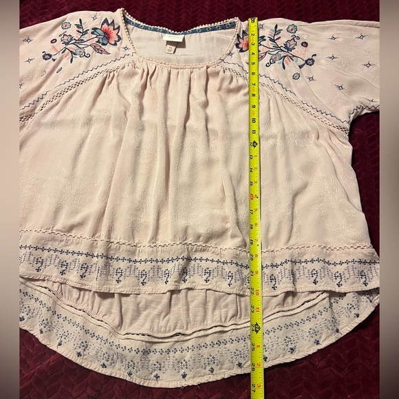 Knox Rose Embroidered Hi-Lo Peasant Blouse - Picture 6 of 7